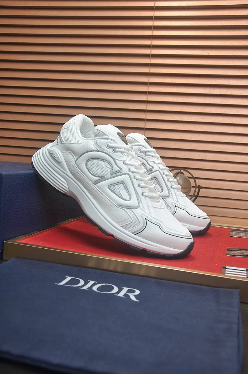 Men's men's shoes 💰: 500💶 (top original order) Brand: Dior (Dior) Standard code: Men's code 38-44 (45 customized) Grade: Same as the official website Material: Top original cowhide spliced ​​together Original wear-resistant and lightweight outsole Style category: Fashionable casual shoes Distinguished luxury brand elements top luxury Color: Actual picture color